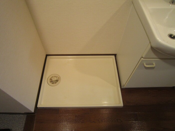 物件内観写真11　(洗濯機置場)