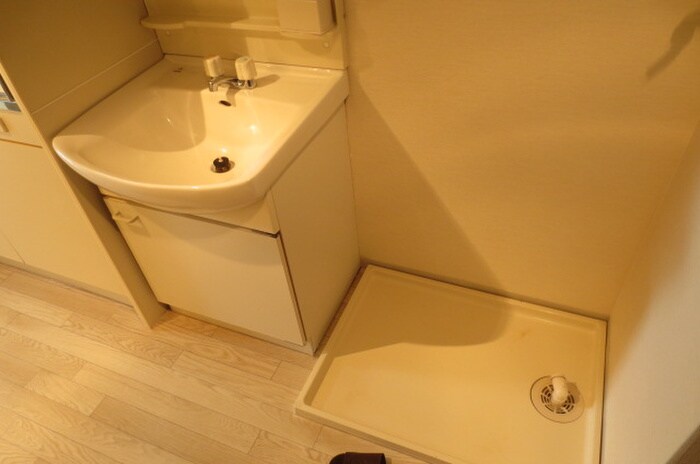 物件内観写真15　(洗濯機置場)