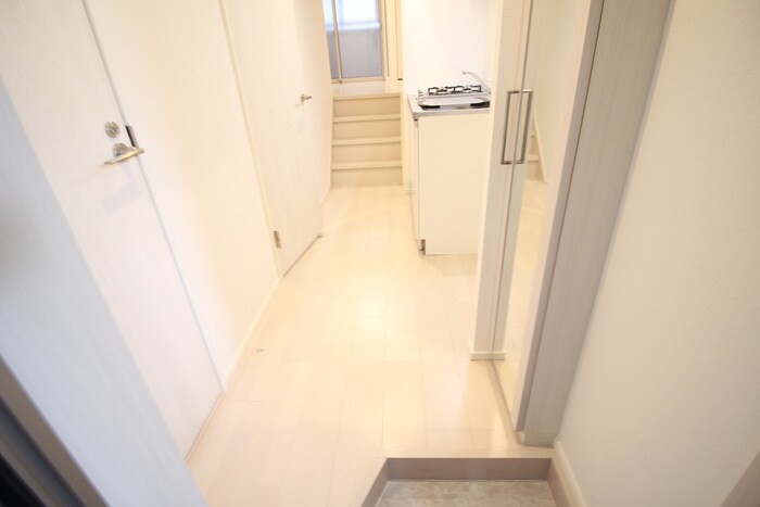 物件内観写真7　(玄関)