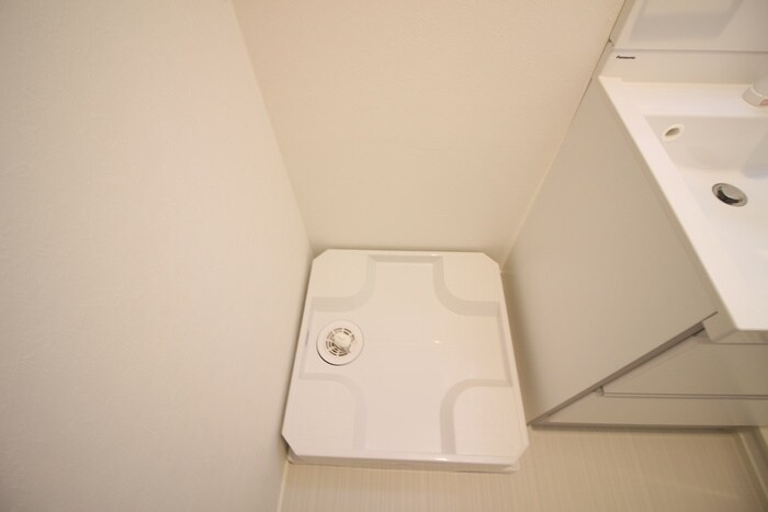 物件内観写真12　(洗濯機置場)