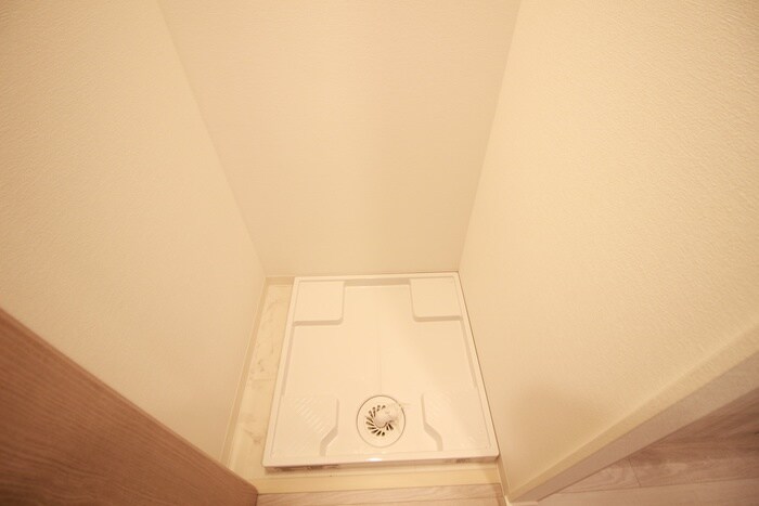 物件内観写真16　(洗濯機置場)