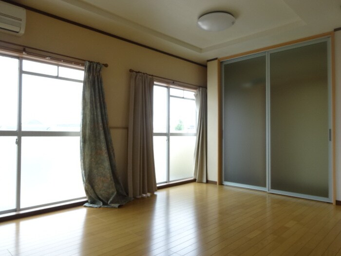 物件内観写真6　(居室)