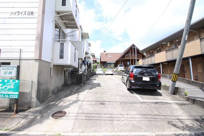 物件外観写真3　(駐車場)