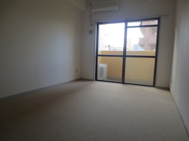 物件内観写真4　(居室)