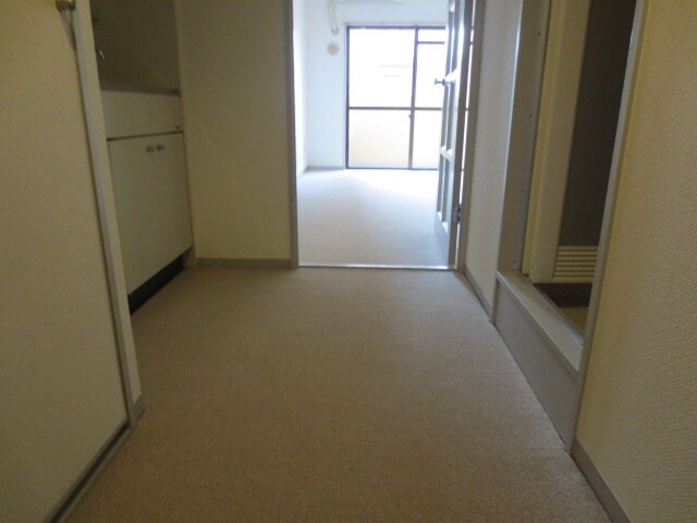 物件内観写真11　(廊下)