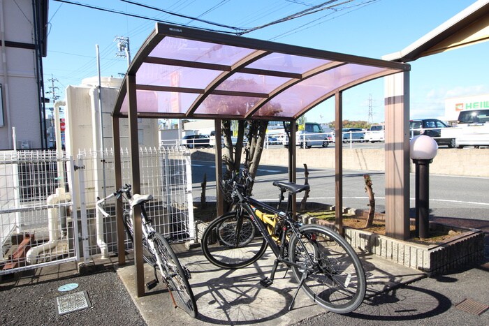 物件外観写真5　(駐輪場)