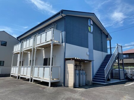 サープラスワン公園のよこ外観写真