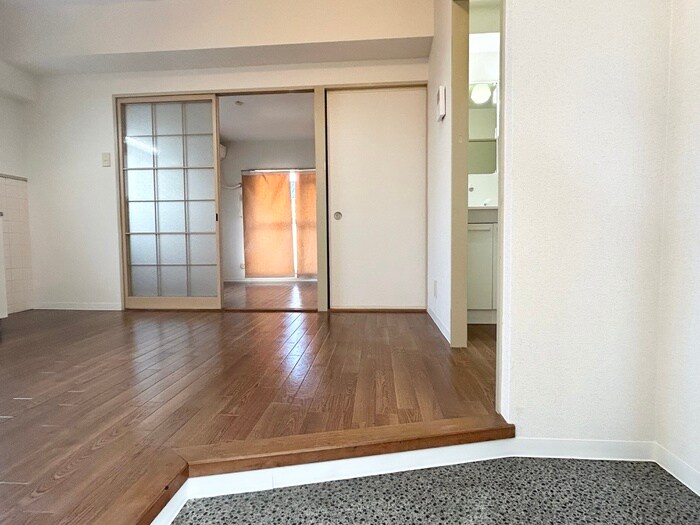 物件内観写真17　(玄関)