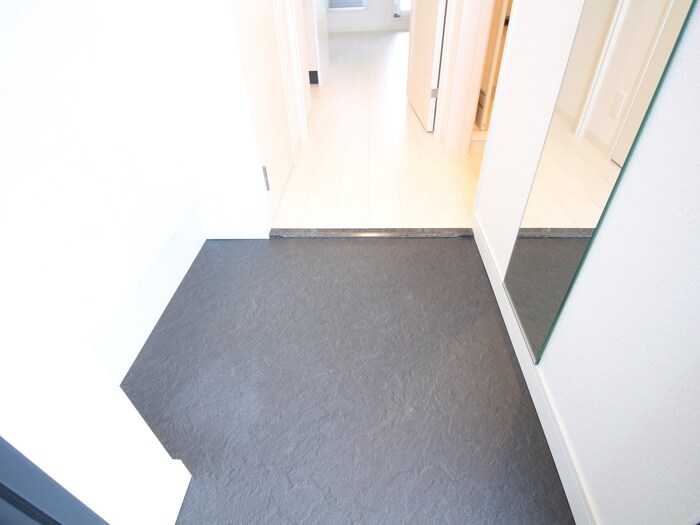 物件内観写真17　(玄関)