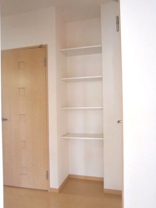 物件内観写真11　(収納)