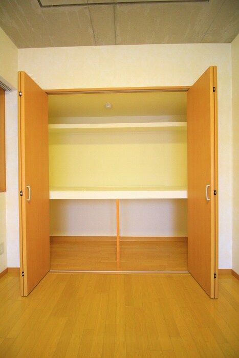 物件内観写真12　(収納)