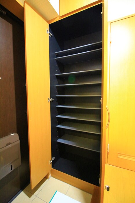 物件内観写真15　(靴箱)