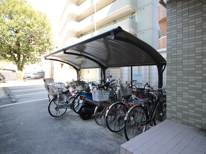 物件外観写真6　(駐輪場)