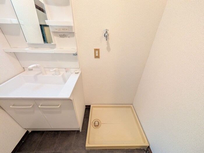 物件内観写真14　(洗濯機置場)