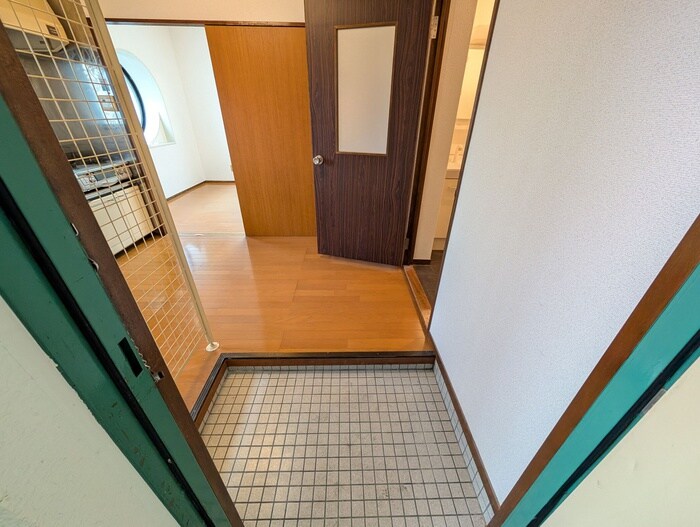 物件内観写真18　(玄関)