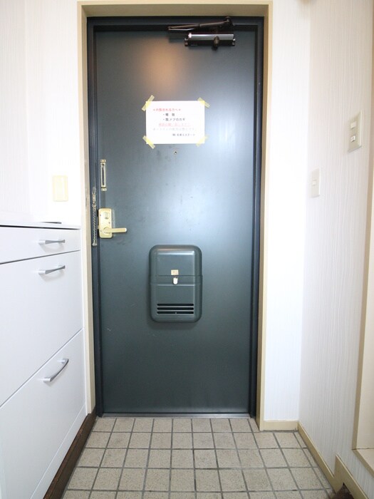 物件内観写真17　(玄関)