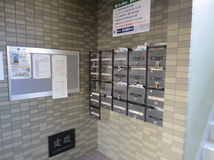 物件外観写真3　(エントランス部分)