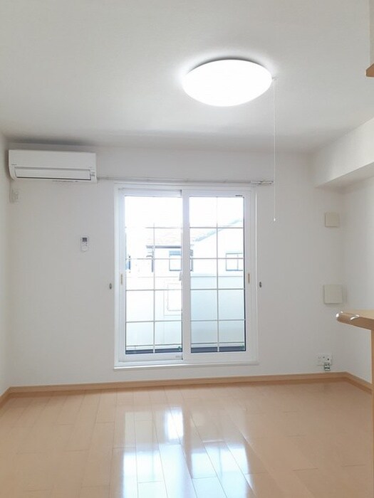 物件内観写真4　(居室)