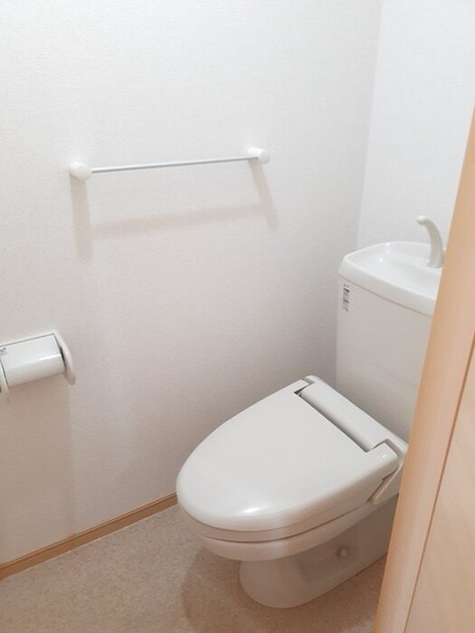 物件内観写真11　(トイレ)