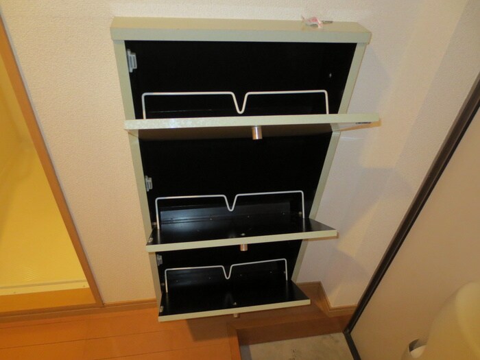 物件内観写真5　(靴箱)