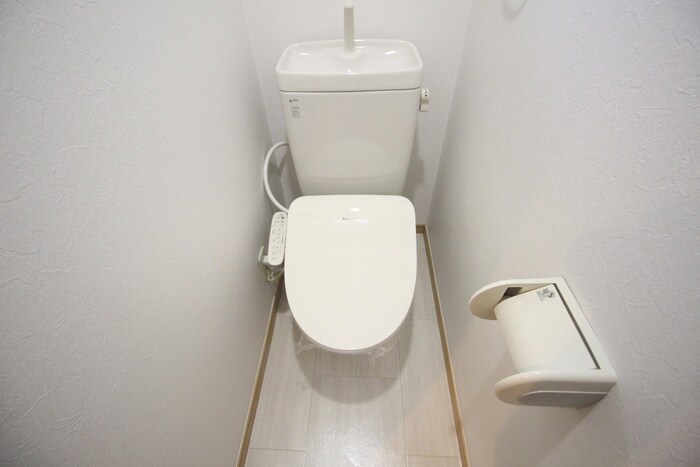 物件内観写真8　(トイレ)