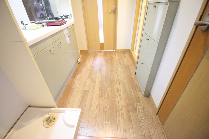 物件内観写真12　(廊下)