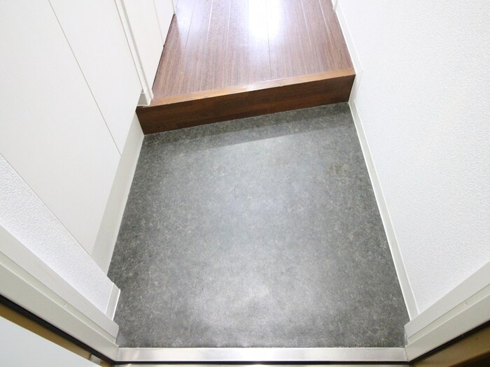 物件内観写真14　(玄関)