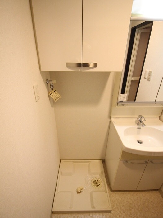 物件内観写真14　(洗濯機置場)