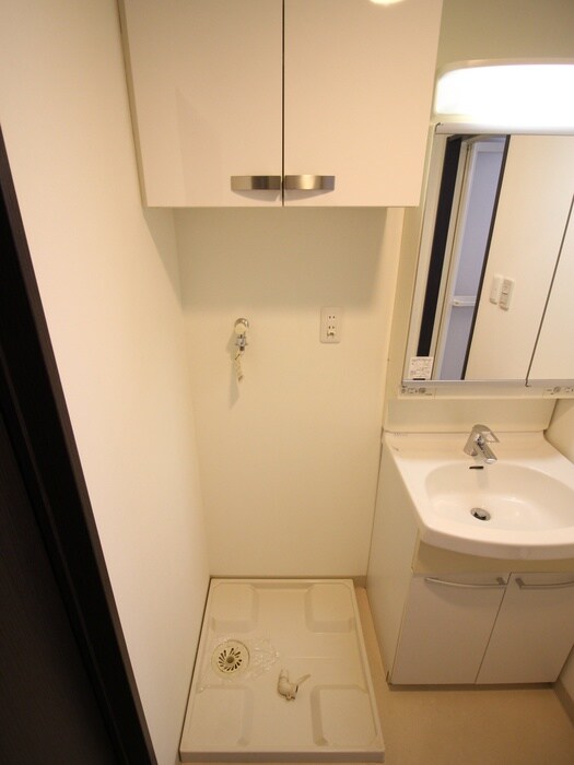 物件内観写真14　(洗濯機置場)