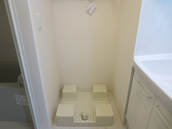 物件内観写真11　(洗濯機置場)