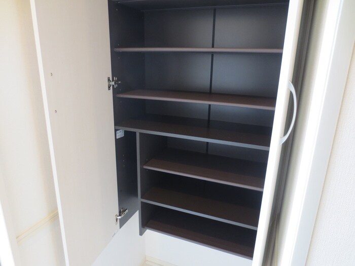 物件内観写真15　(靴箱)