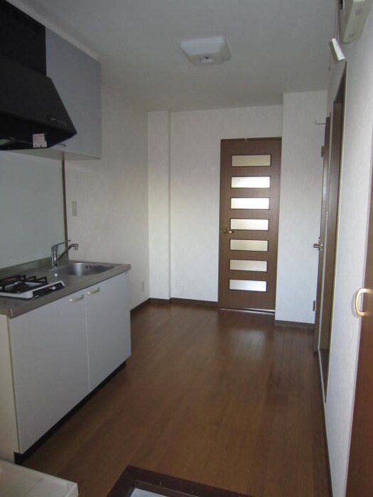 物件内観写真11　(廊下)