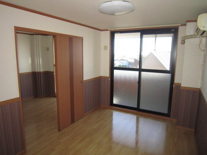 物件内観写真8　(居室)