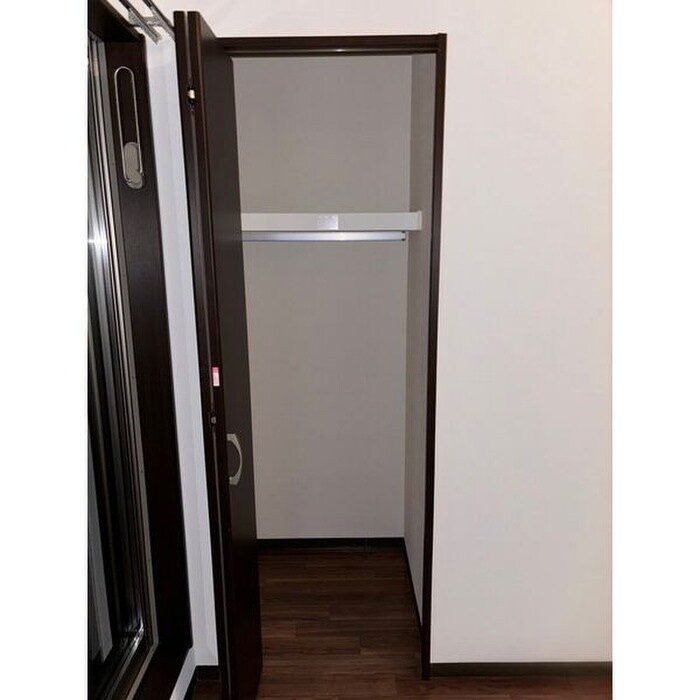 物件内観写真12　(収納)