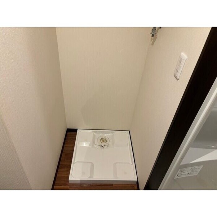 物件内観写真13　(洗濯機置場)