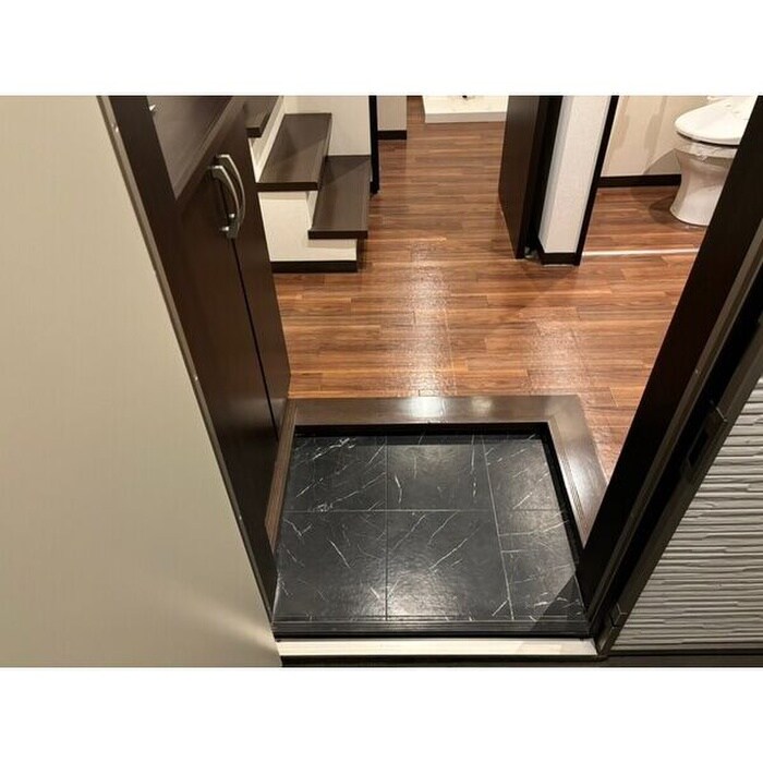 物件内観写真15　(玄関)