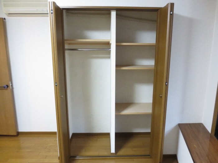 物件内観写真15　(収納)