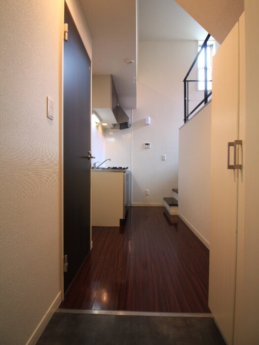 物件内観写真9　(玄関)