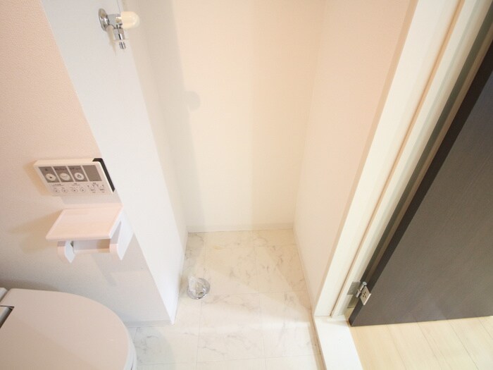 物件内観写真13　(洗濯機置場)