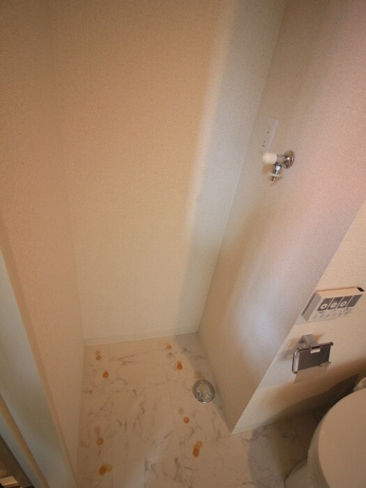 物件内観写真14　(洗濯機置場)