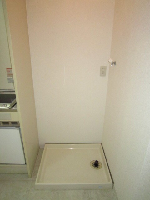 物件内観写真12　(洗濯機置場)