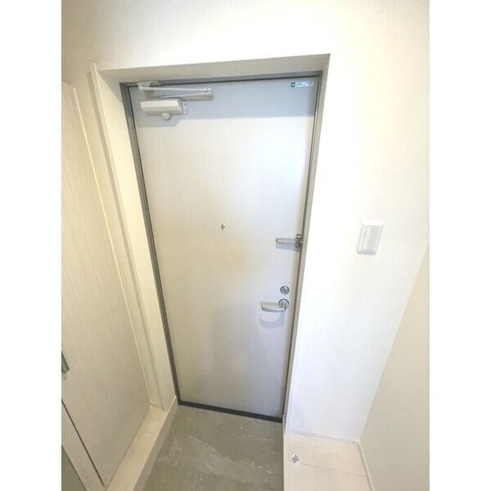 物件内観写真16　(玄関)