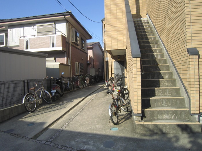 物件外観写真3　(駐輪場)