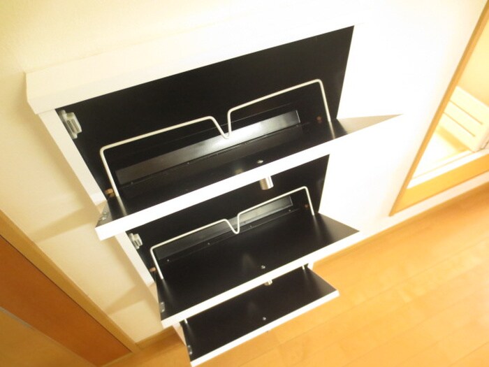 物件内観写真15　(靴箱)