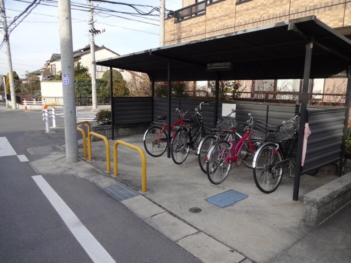 物件外観写真3　(駐輪場)
