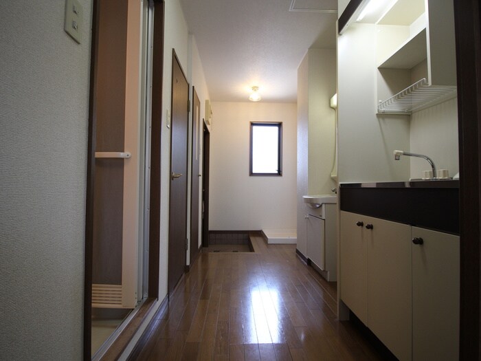 物件内観写真16　(廊下)