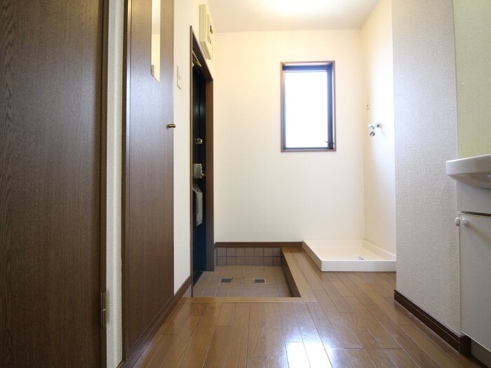 物件内観写真19　(玄関)