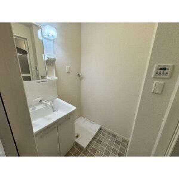 物件内観写真8　(洗面)