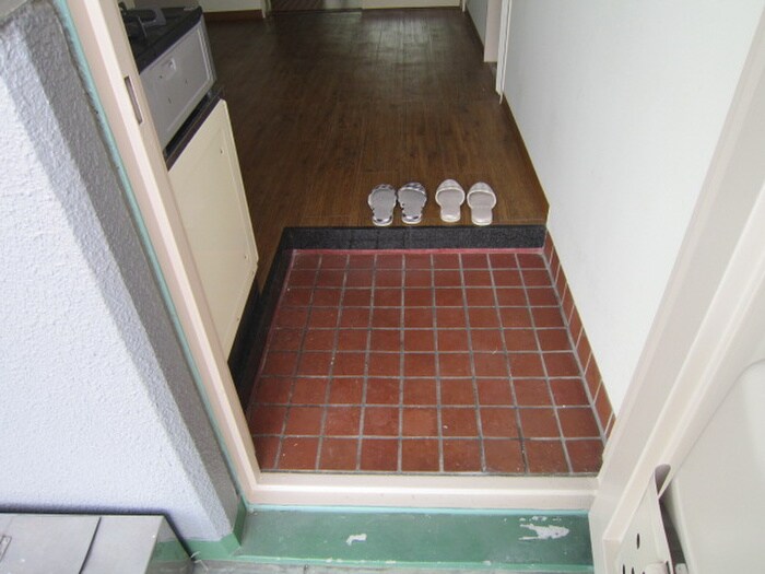 藤栄ハイツの玄関