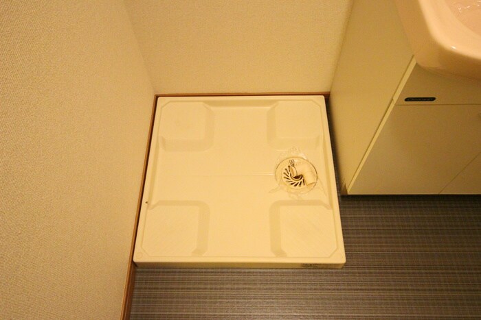 物件内観写真11　(洗濯機置場)